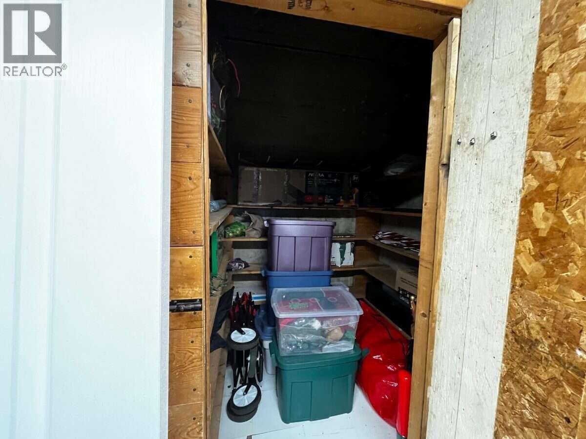 321 N OGILVIE STREET - 30