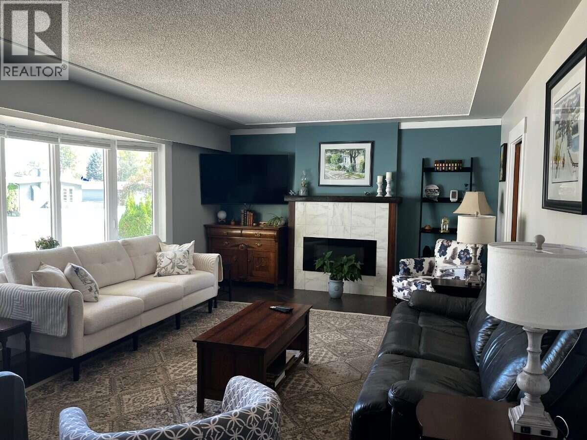 321 N OGILVIE STREET - 9