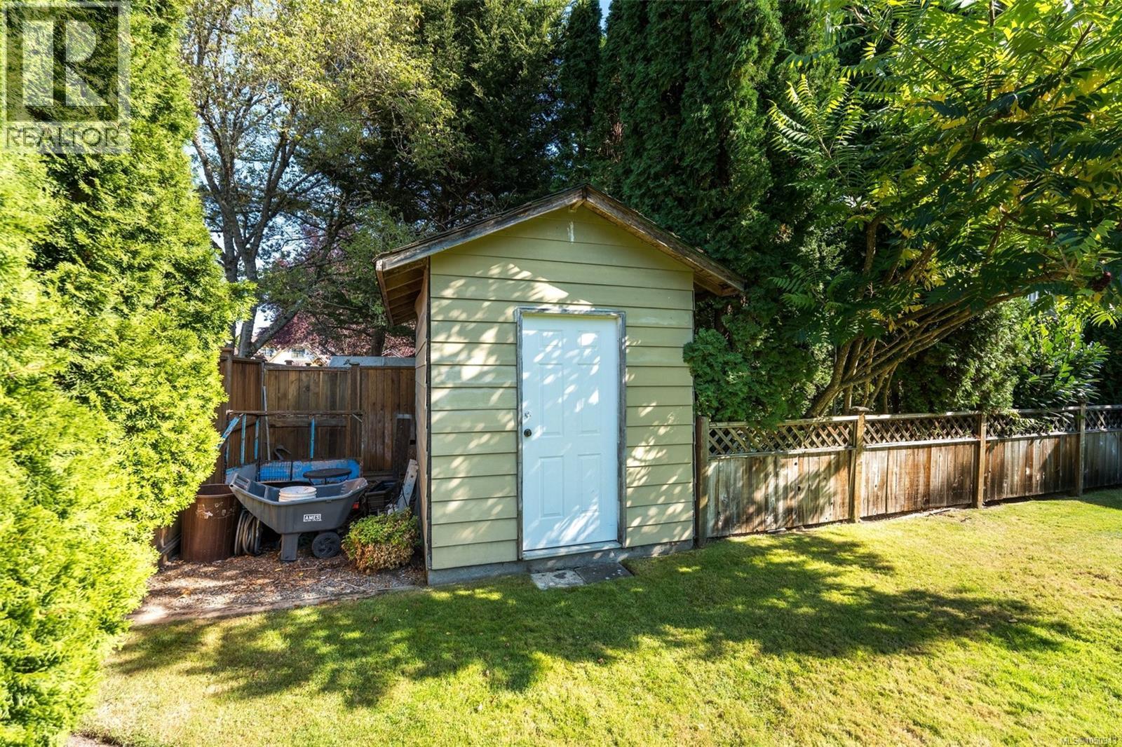 2244 Malaview Ave - 43