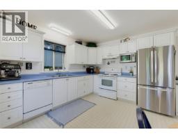 Kitchen - 2244 Malaview Ave, Sidney, BC V8L2E7 Photo 14