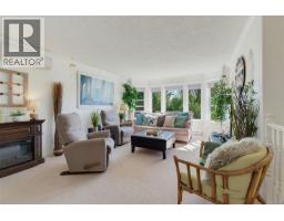 Porch - 2244 Malaview Ave, Sidney, BC V8L2E7 Photo 9