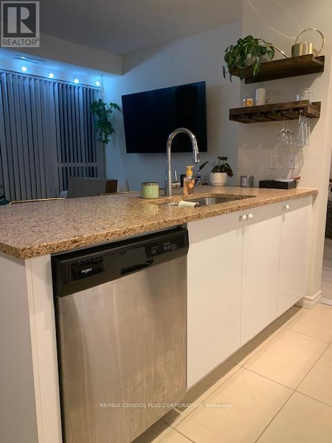 320 - 39 ANNIE CRAIG DRIVE, Toronto (Mimico) — photo 8