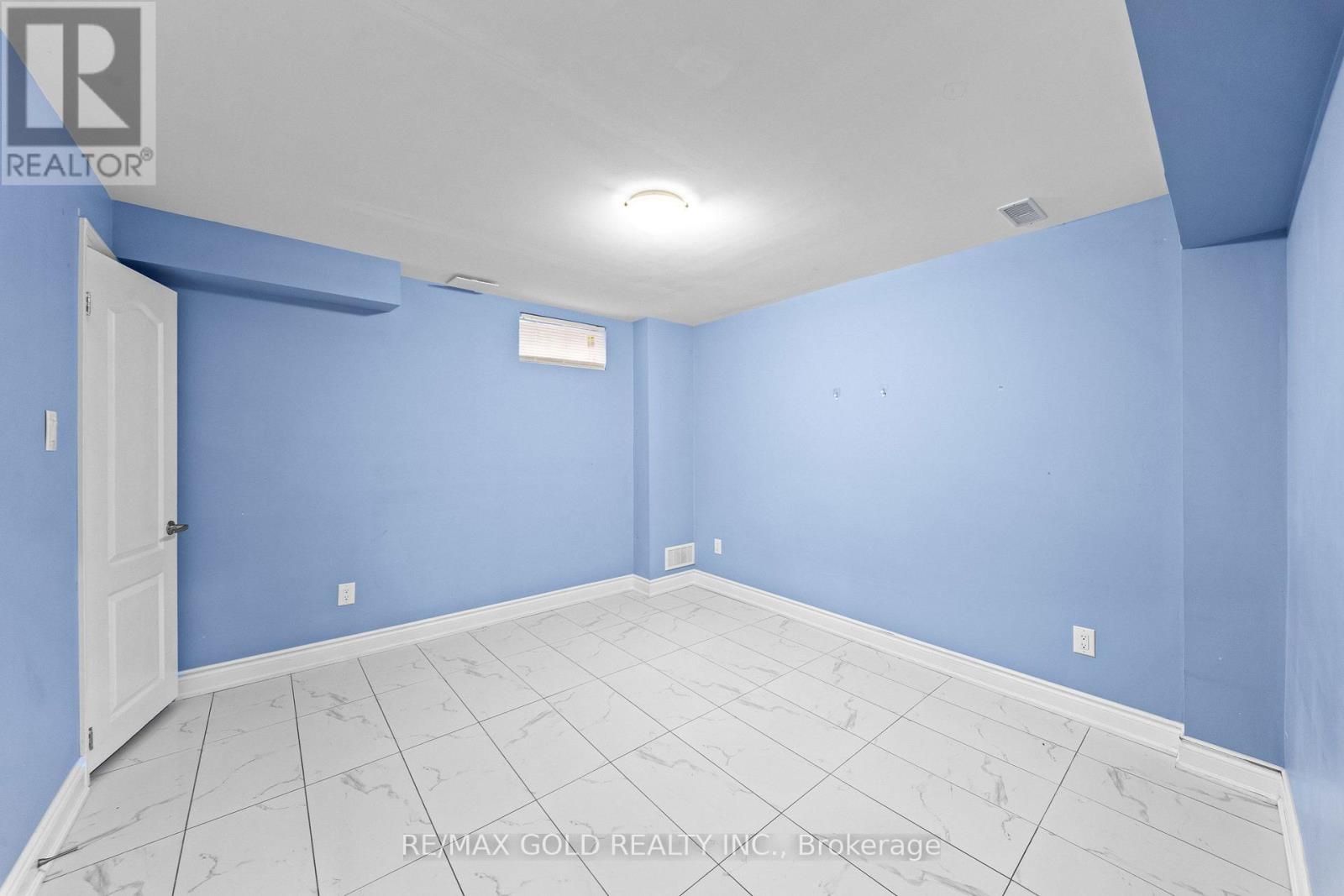 70 CRYSTALVIEW CRESCENT - Image 22