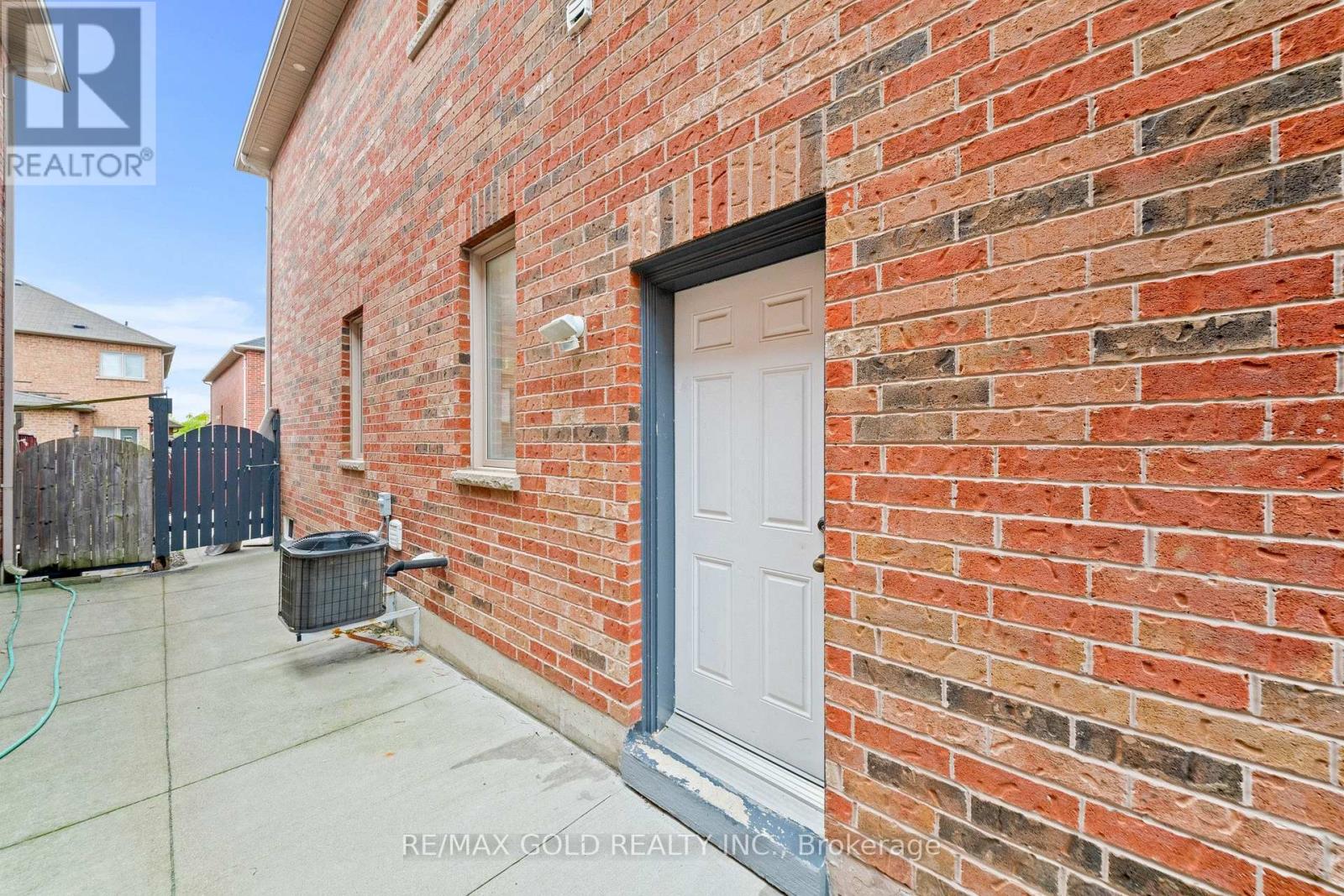 70 CRYSTALVIEW CRESCENT - Image 25