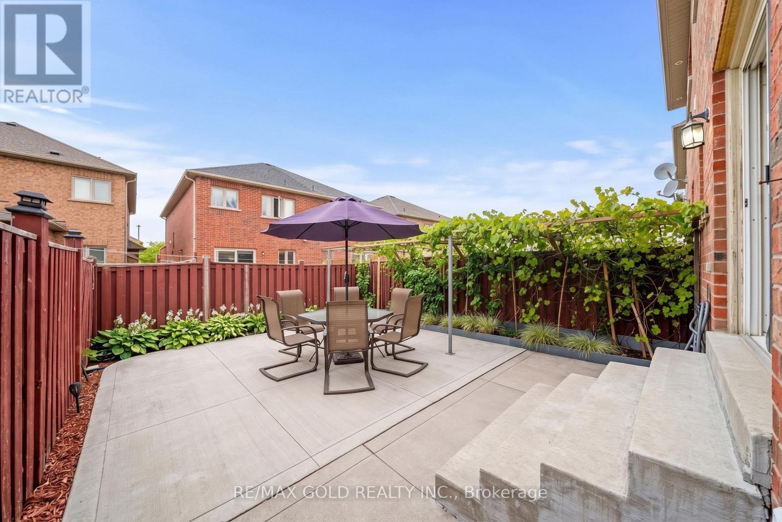 70 CRYSTALVIEW CRESCENT - Image 26