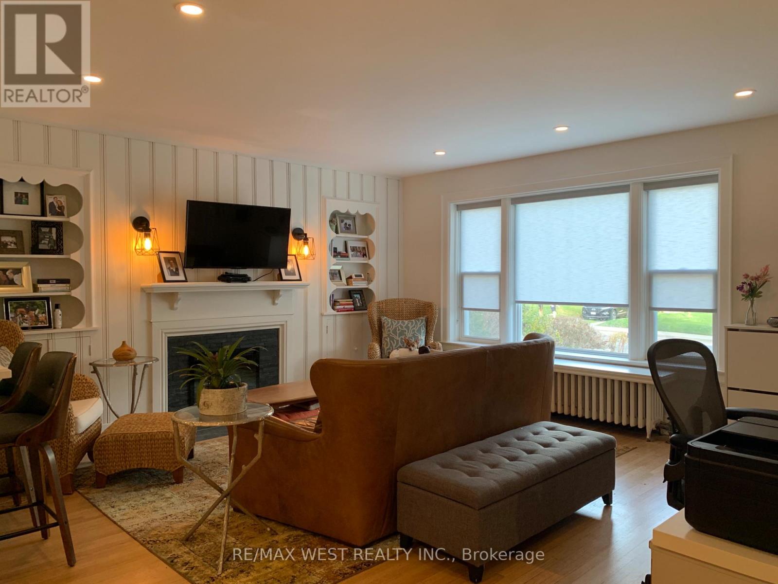 UNIT 1 - 258 SOUTH KINGSWAY, Toronto (High Park-Swansea) — photo 2