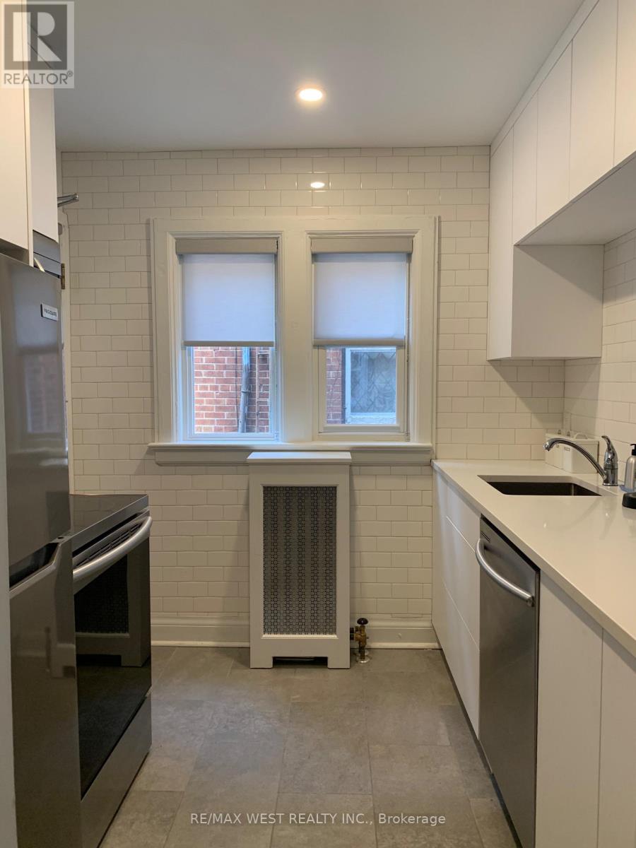 UNIT 1 - 258 SOUTH KINGSWAY, Toronto (High Park-Swansea) — photo 8