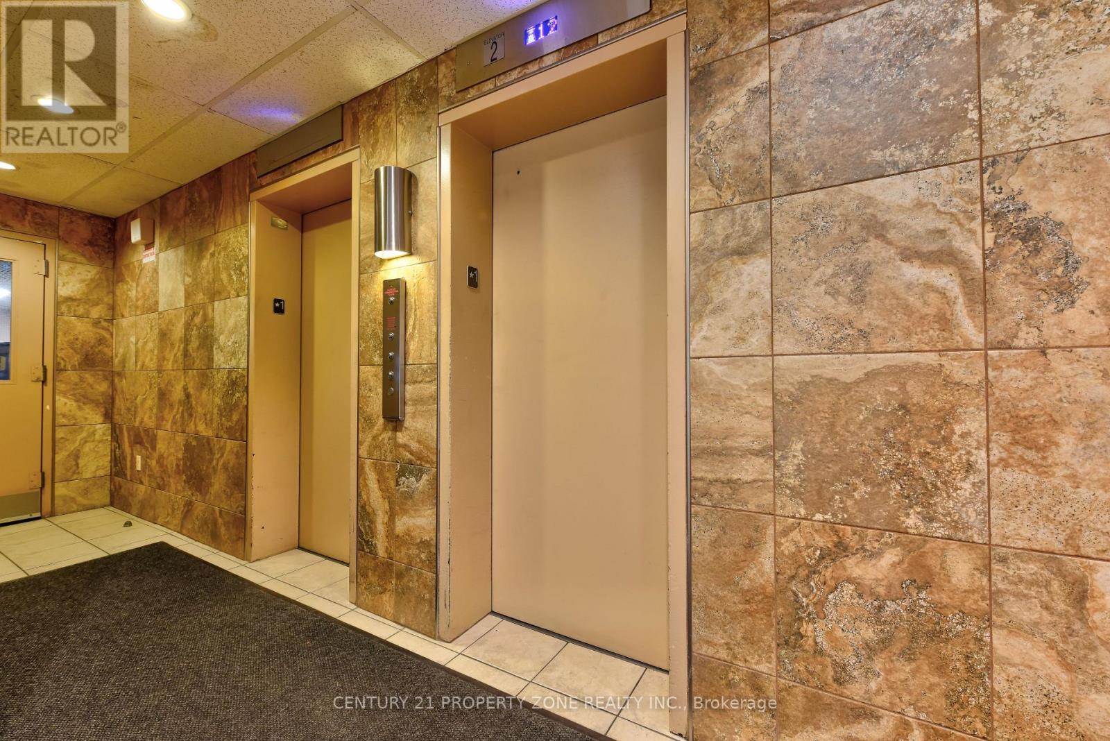 907 - 3025 QUEEN FREDERICA DRIVE E, Mississauga (Applewood) — photo 2