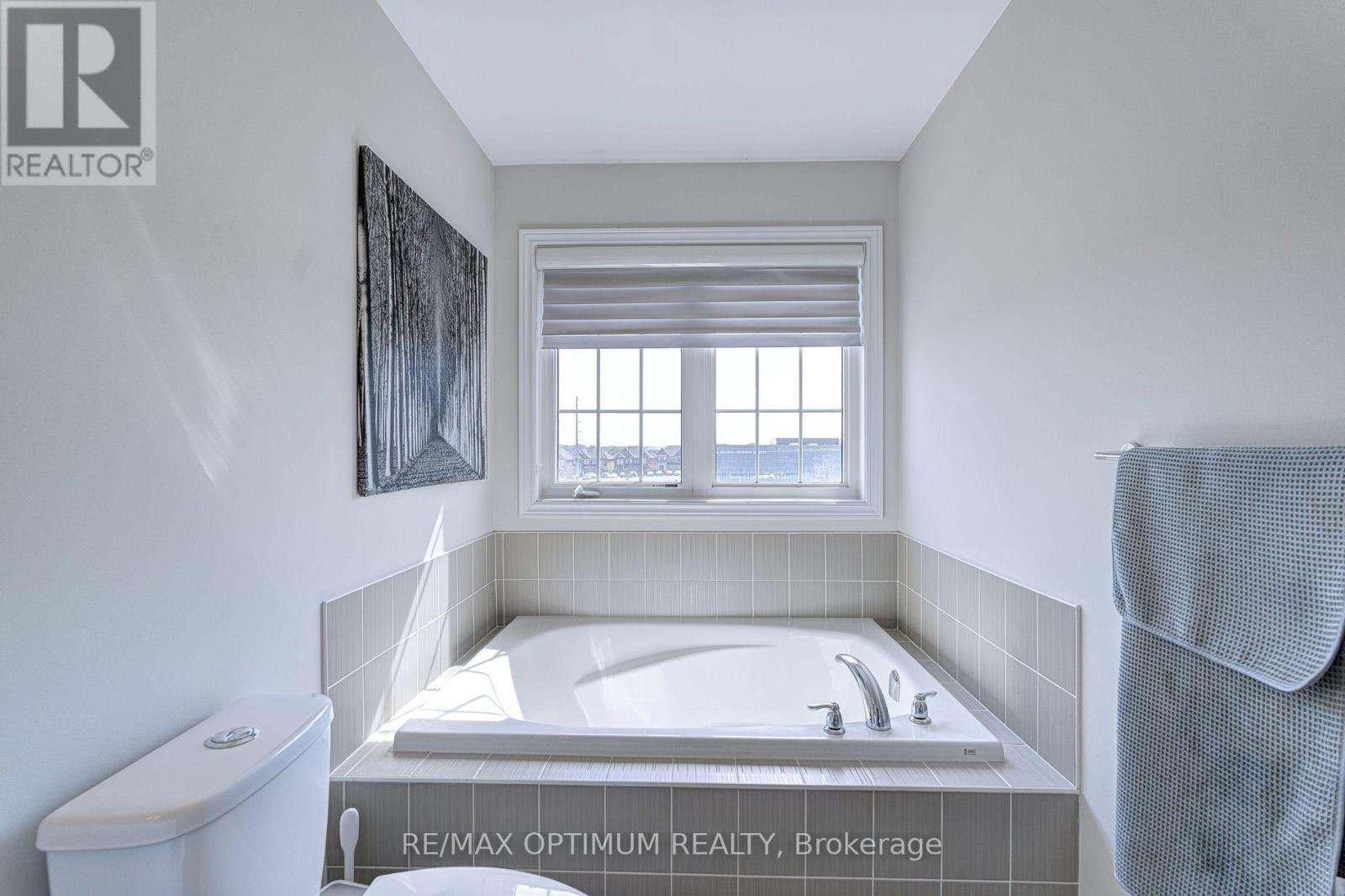 140 SKY HARBOUR DRIVE - Image 27