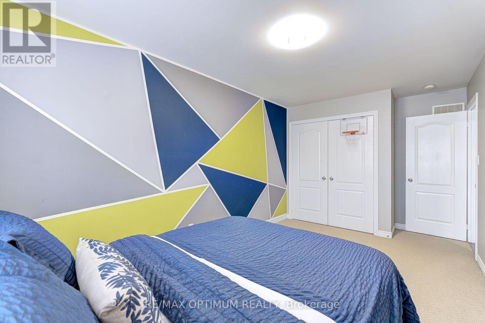 140 SKY HARBOUR DRIVE - Image 29