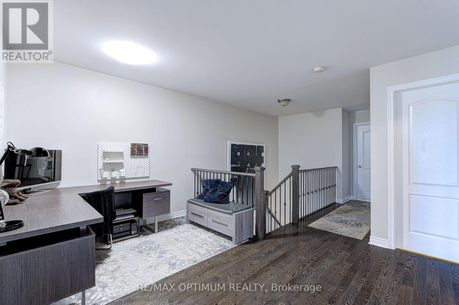 140 SKY HARBOUR DRIVE - Image 33