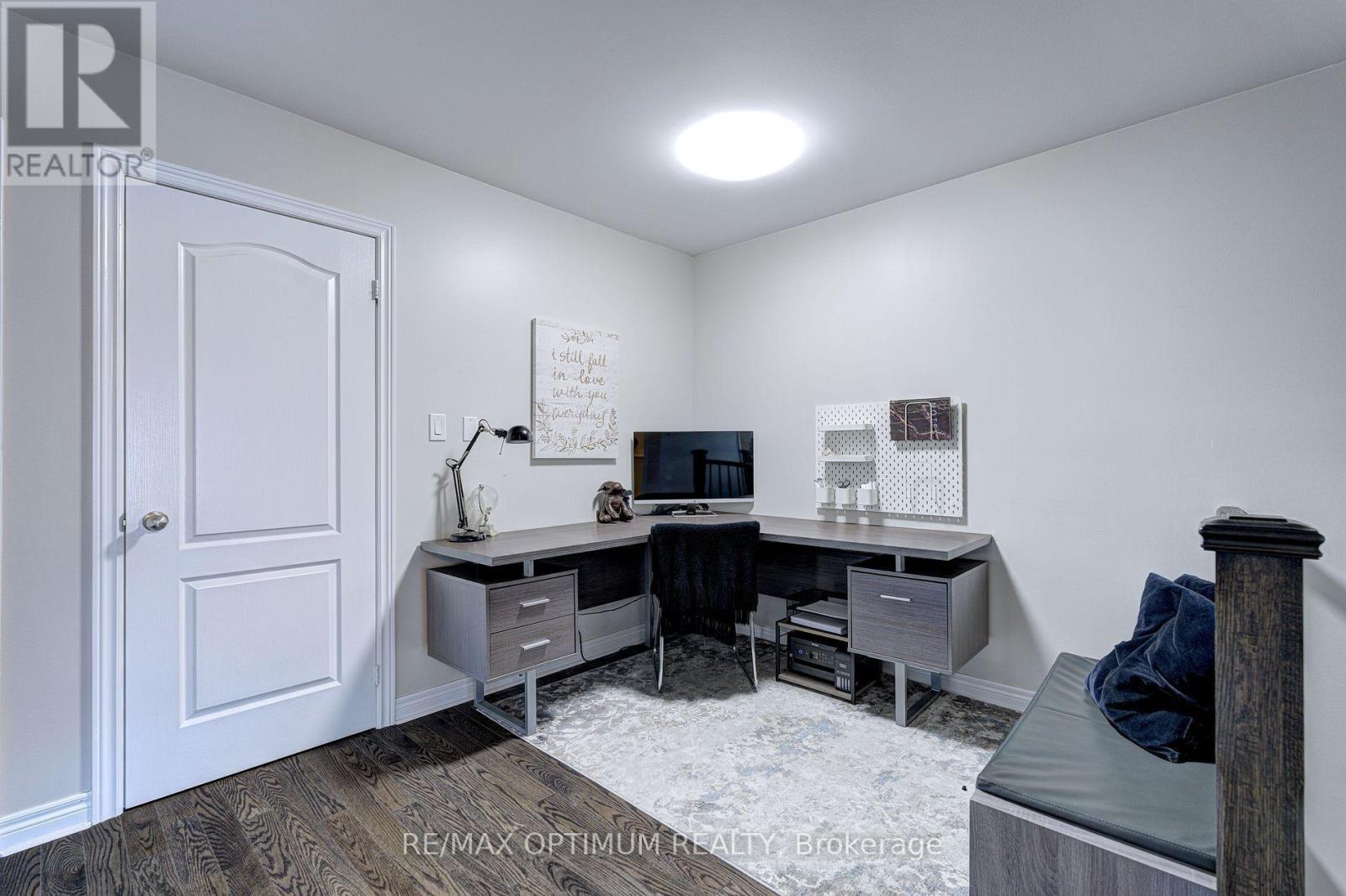 140 SKY HARBOUR DRIVE - Image 34