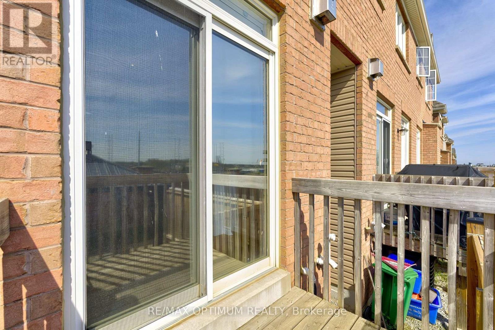 140 SKY HARBOUR DRIVE - Image 40