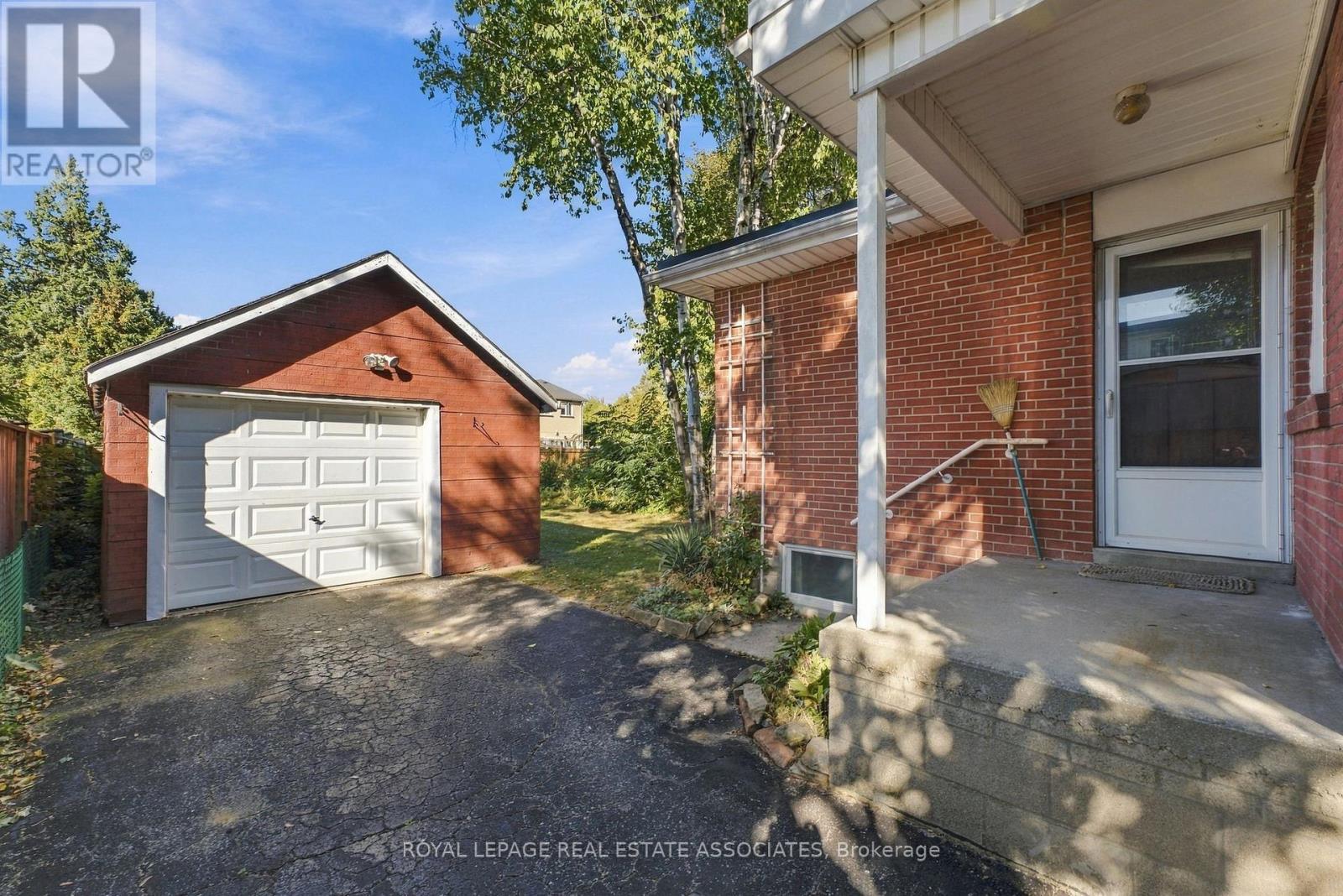 68 GAIR DRIVE - Image 25