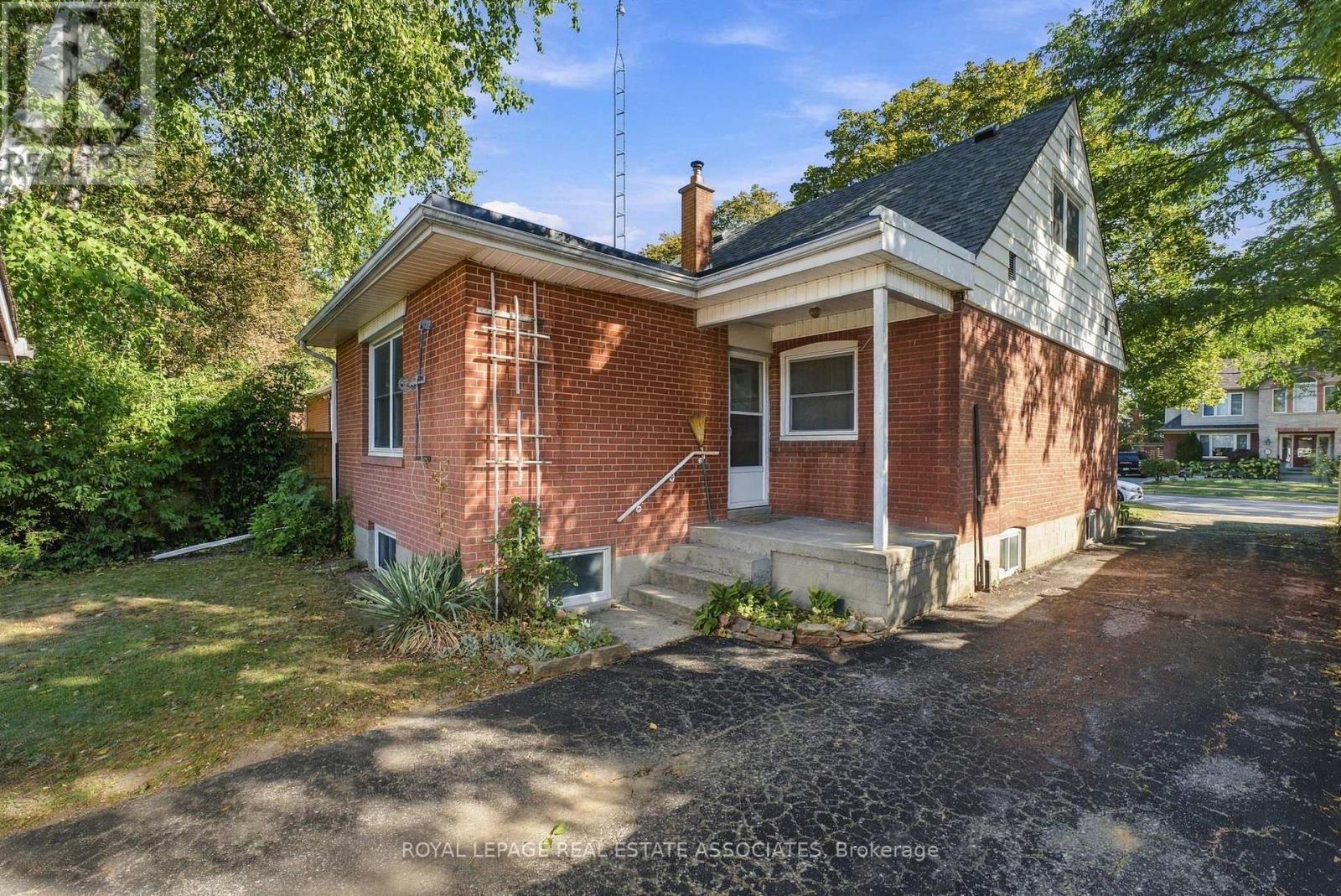 68 GAIR DRIVE - 27