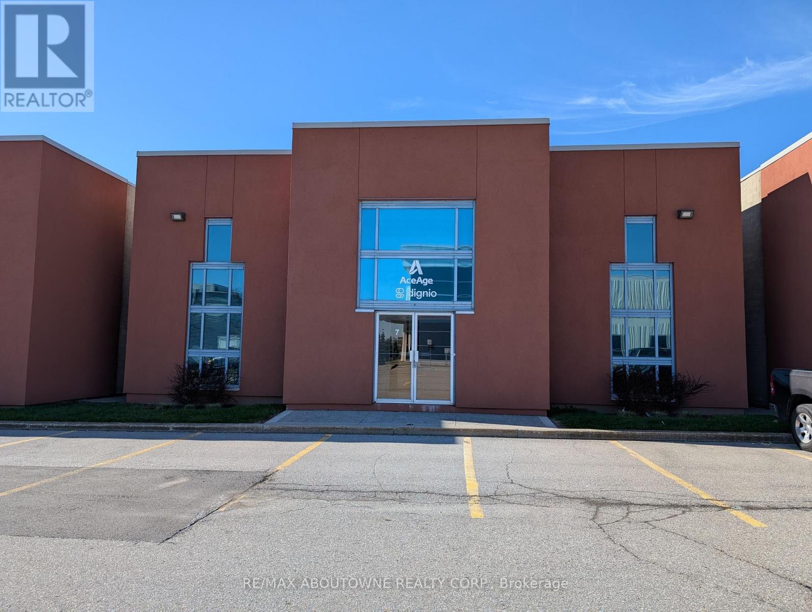 F7 - 1273 NORTH SERVICE ROAD E, Oakville (QE Queen Elizabeth)