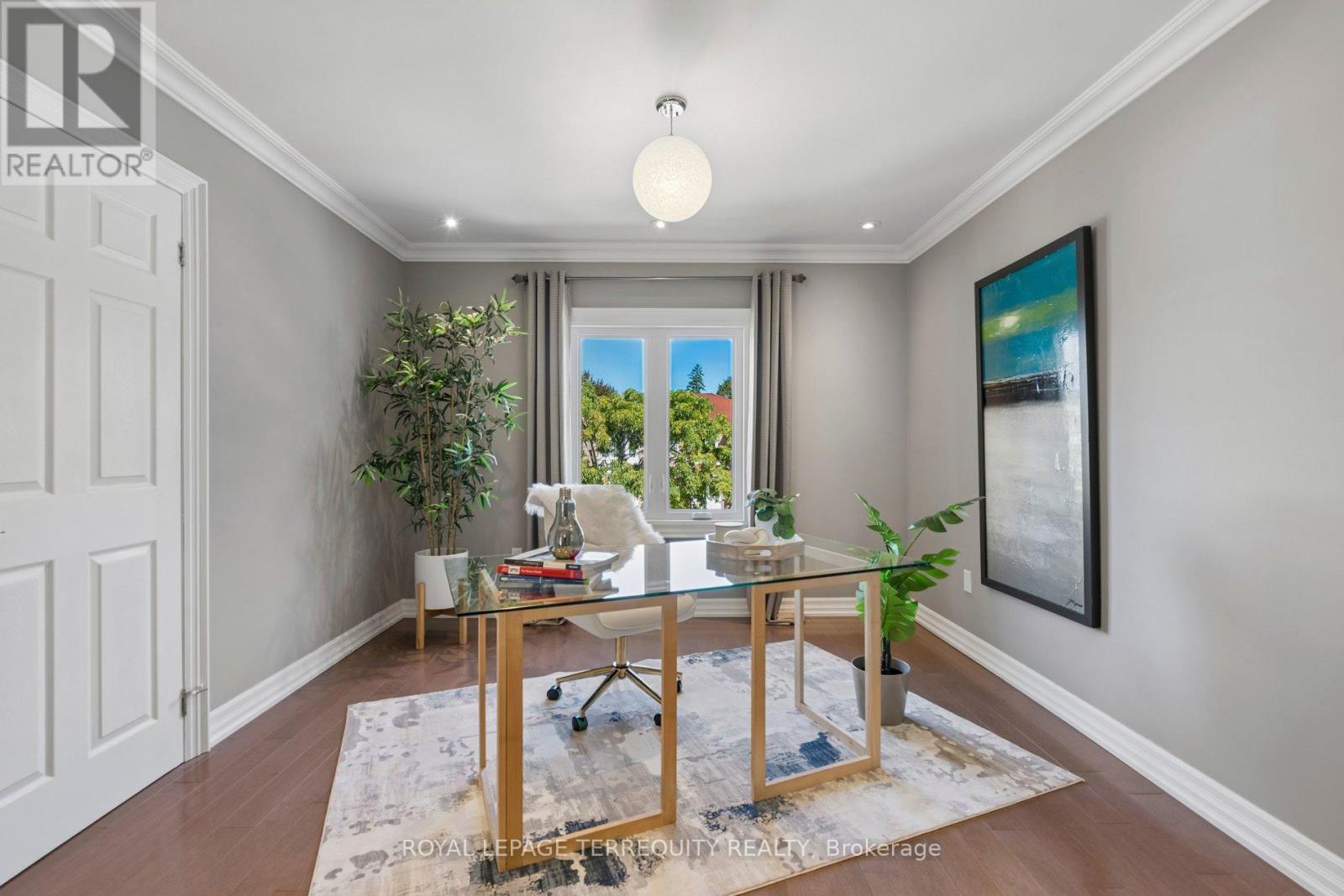 10 SCARBORO AVENUE - 25