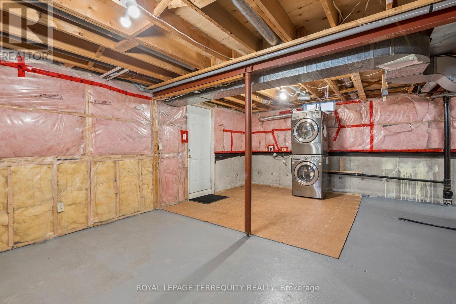 10 SCARBORO AVENUE - 38
