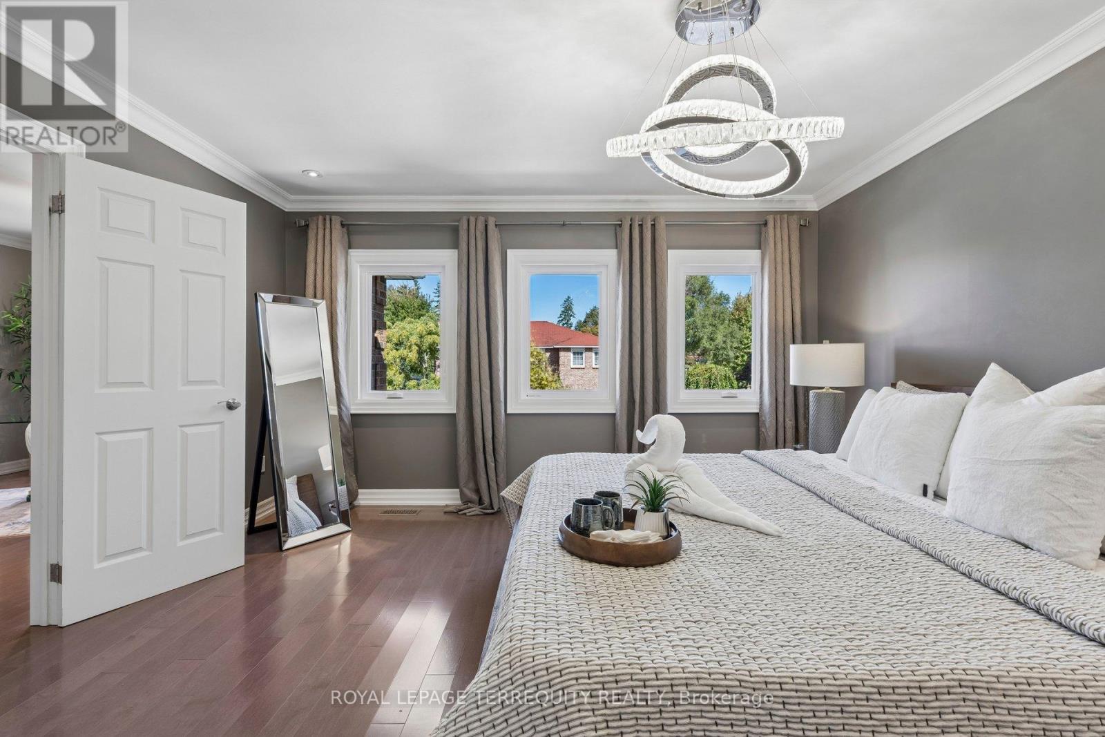 10 SCARBORO AVENUE - 27