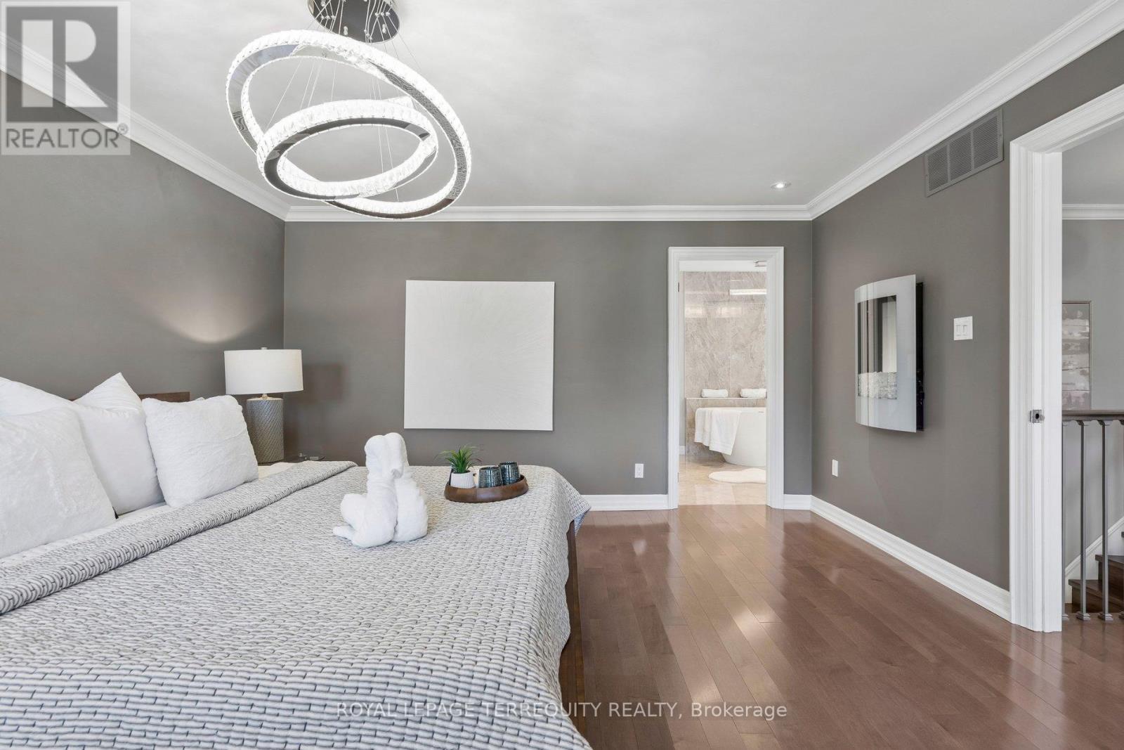 10 SCARBORO AVENUE - 28