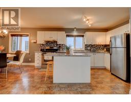 Family room - 282b Brock Street W, Uxbridge, ON L9P1G1 Photo 6
