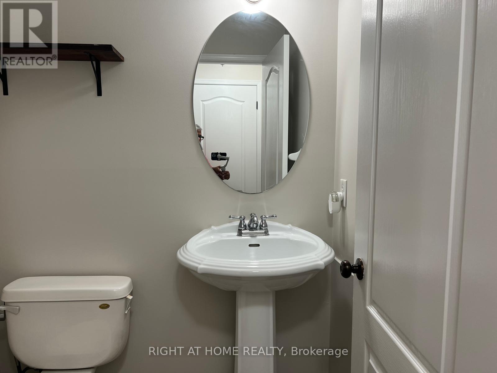 39 GOLDEN IRIS CRESCENT, Hamilton (Waterdown) — photo 12