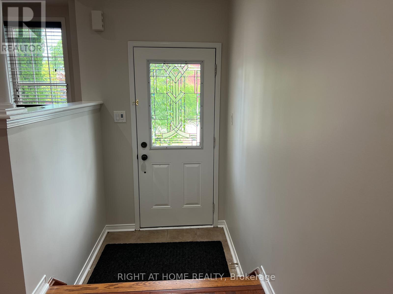 39 GOLDEN IRIS CRESCENT, Hamilton (Waterdown) — photo 5