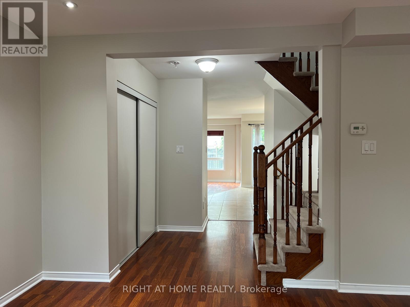 39 GOLDEN IRIS CRESCENT, Hamilton (Waterdown) — photo 9