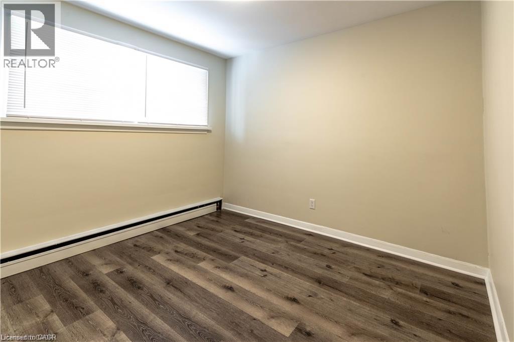 499 EAST 16TH Street, Hamilton — photo 12