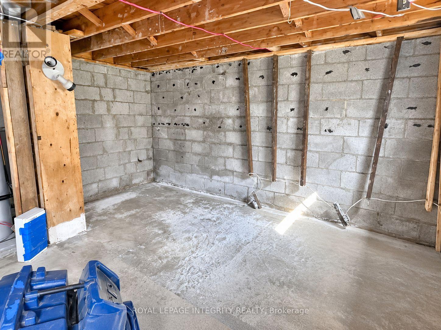 1274 WOODROFFE AVENUE - 24
