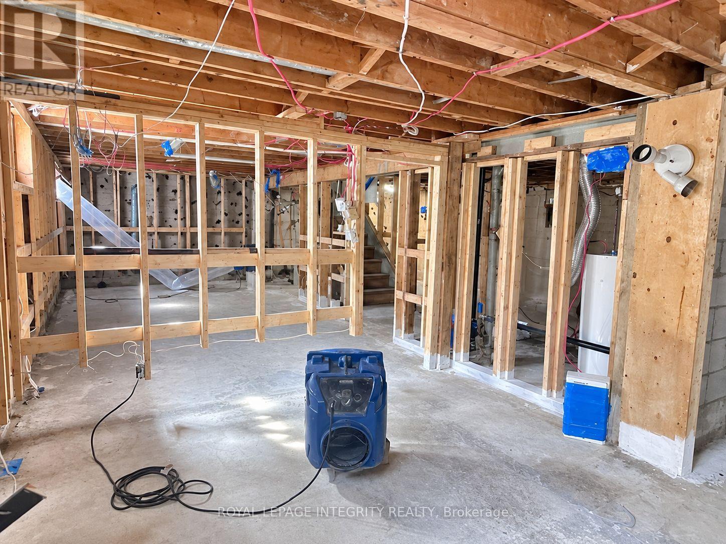 1274 WOODROFFE AVENUE - 25