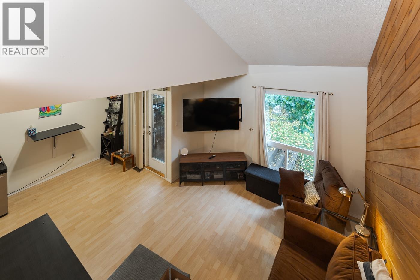 7843 ROCHESTER CRESCENT - 11