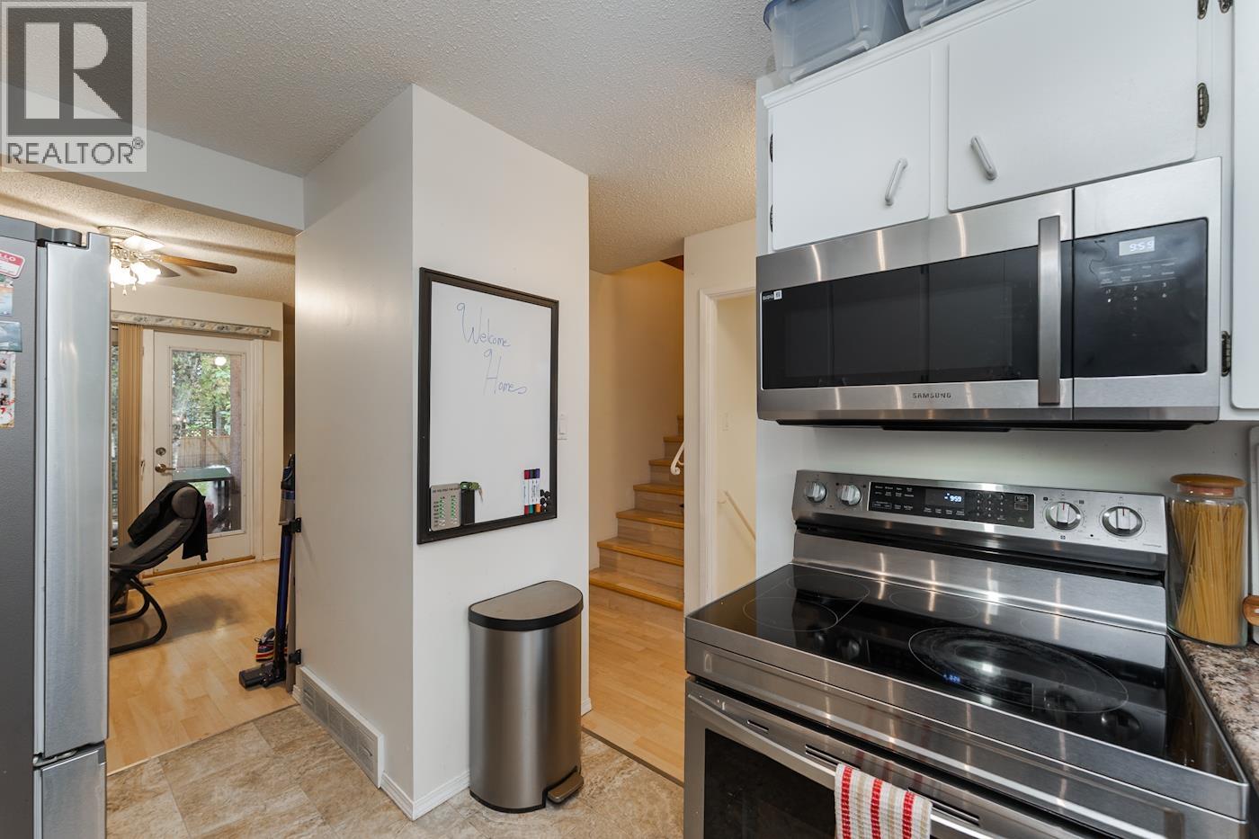 7843 ROCHESTER CRESCENT - 4