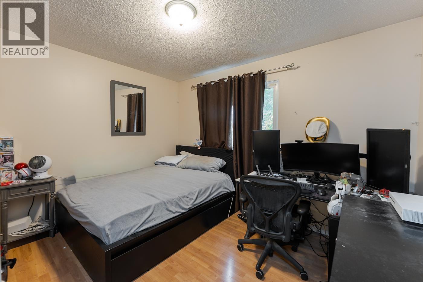 7843 ROCHESTER CRESCENT - 15