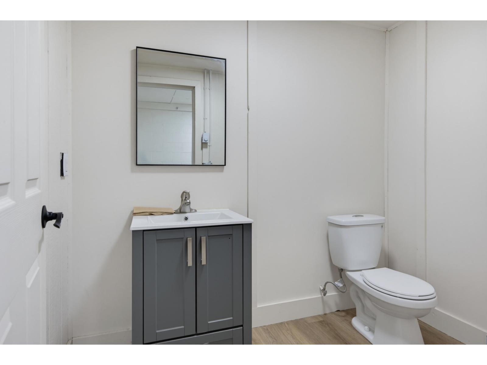 Photo of 30746 SOUTH FRASER WAY 28