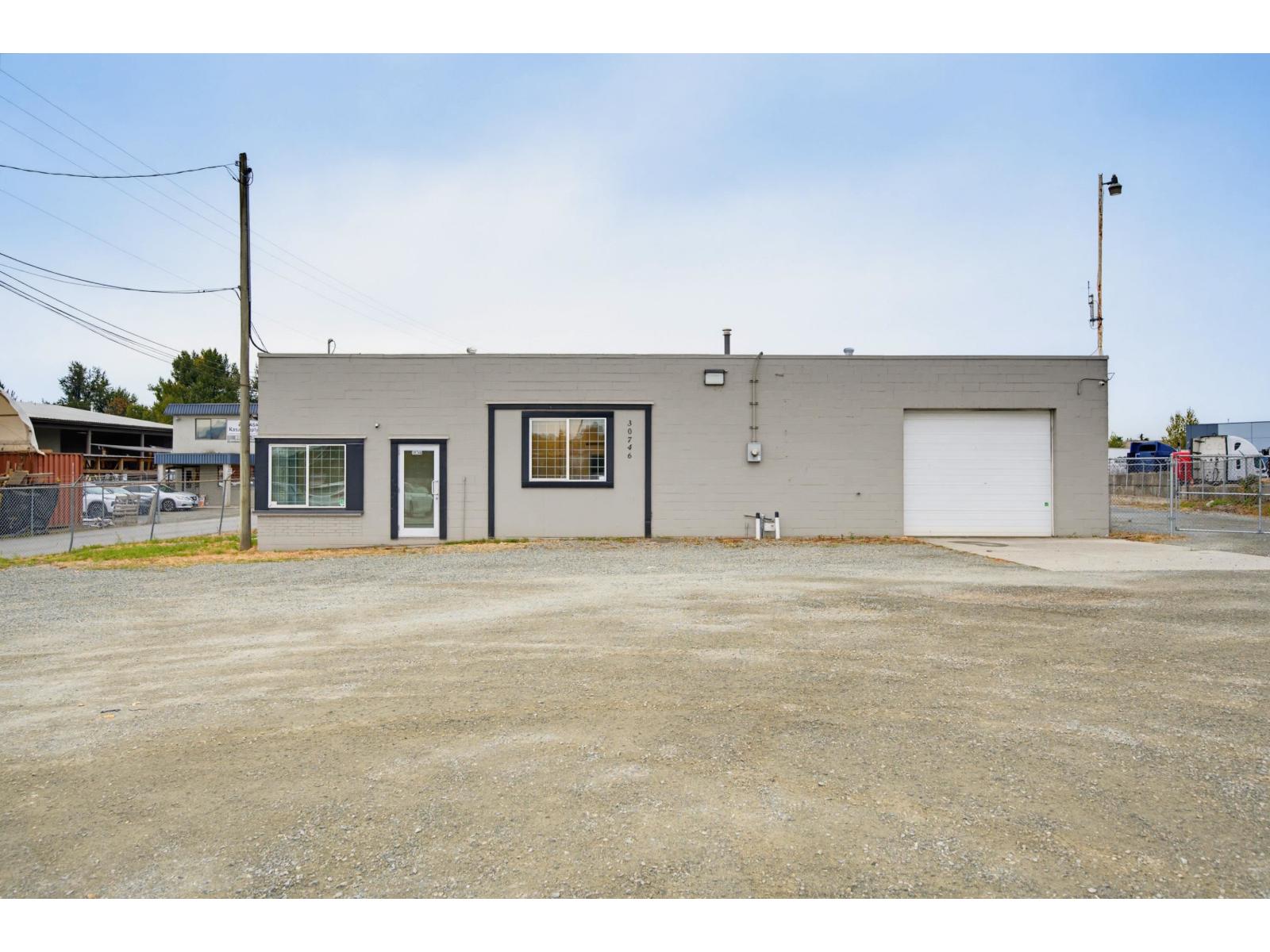Photo of 30746 SOUTH FRASER WAY 18