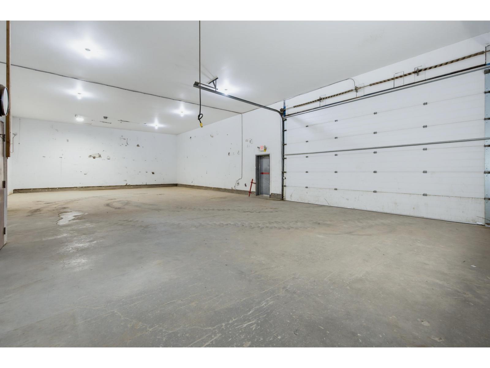 Photo of 30746 SOUTH FRASER WAY 35