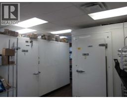 100 & 102c, 4804 50 Street, Innisfail, AB T4G1C2 Photo 24