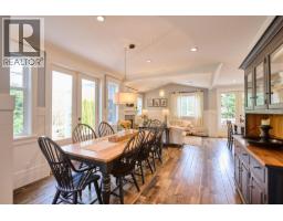 1001 Jay Crescent, Squamish, BC V8B0P2 Photo 14