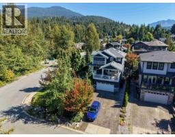 1001 Jay Crescent, Squamish, BC V8B0P2 Photo 36