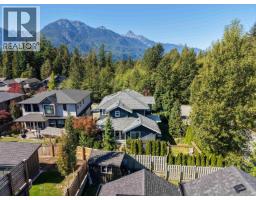 1001 Jay Crescent, Squamish, BC V8B0P2 Photo 37