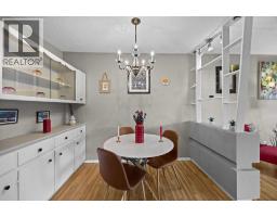 4pc Bathroom - 219 26 Avenue Ne, Calgary, AB T2E1Z1 Photo 6