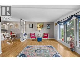 4pc Bathroom - 219 26 Avenue Ne, Calgary, AB T2E1Z1 Photo 11