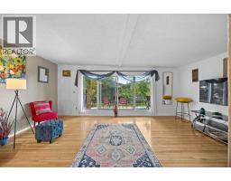 Bedroom - 219 26 Avenue Ne, Calgary, AB T2E1Z1 Photo 10