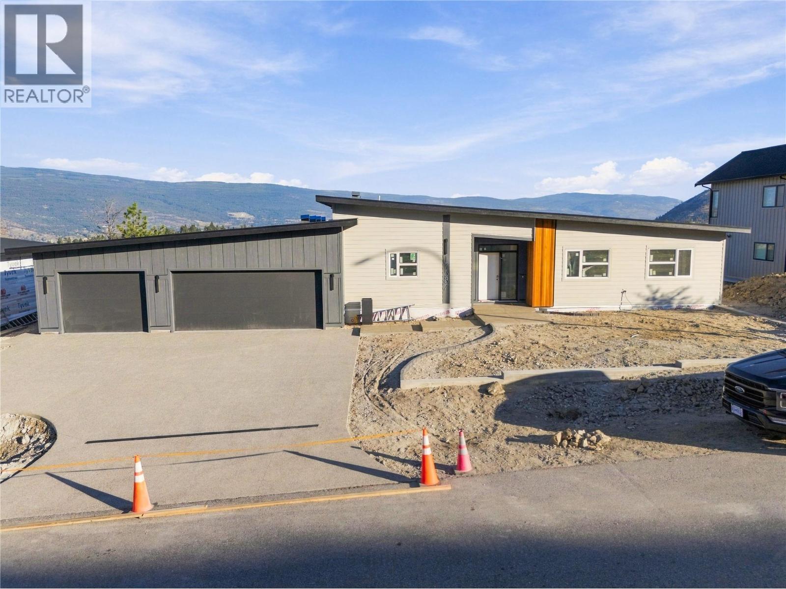 17587 Sanborn Street, Summerland, British Columbia, V0H1Z3, Summerland, British Columbia — photo 5 of 5