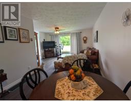 Foyer - 168b Ottawa Ave, Elliot Lake, ON P5A2N7 Photo 11