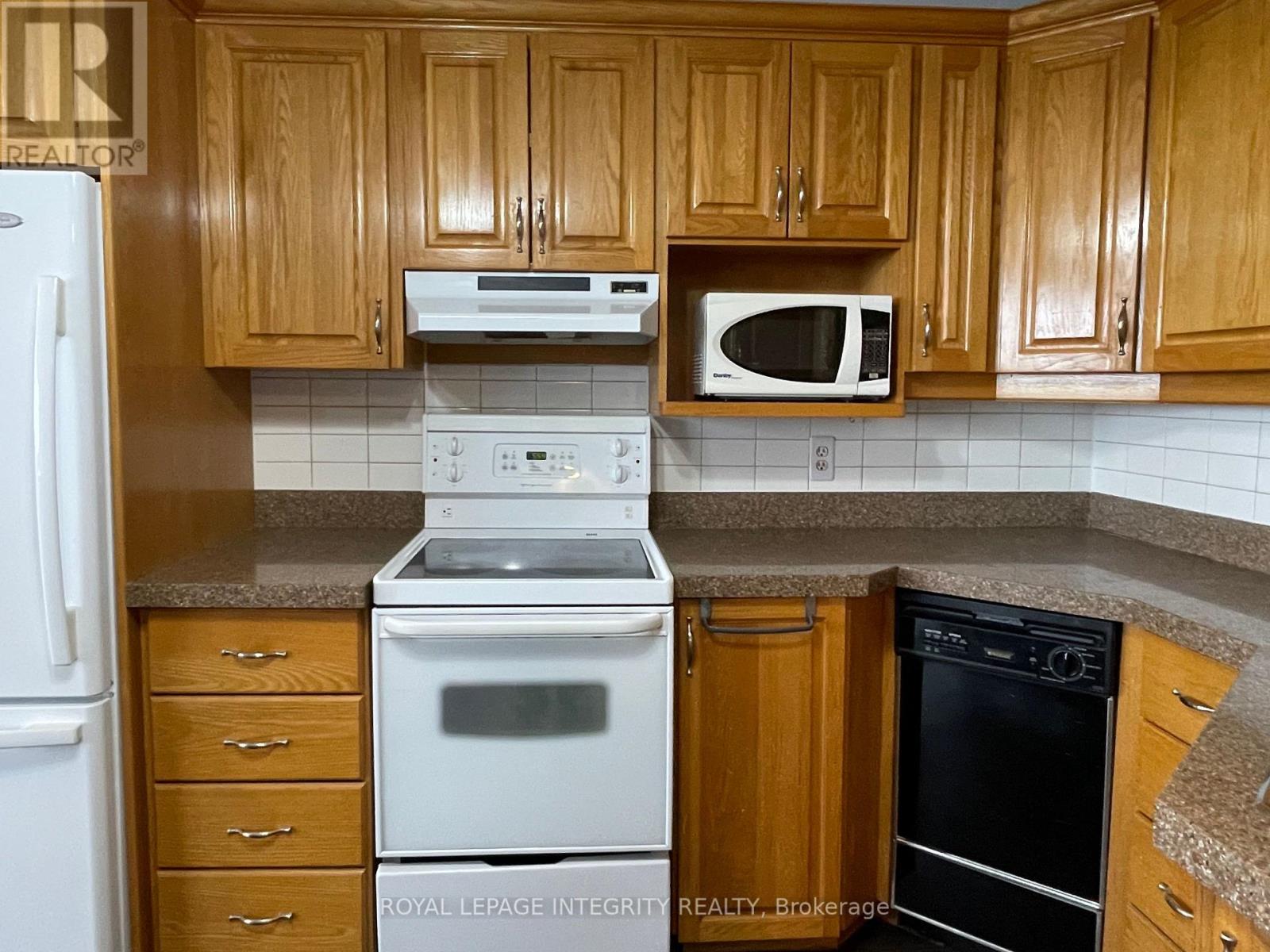 #1203 1285 CAHILL DRIVE - 10