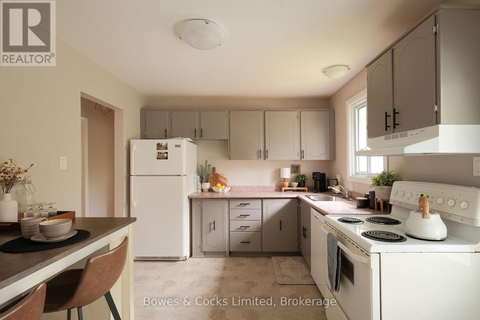 591 OTONABEE DRIVE - 9