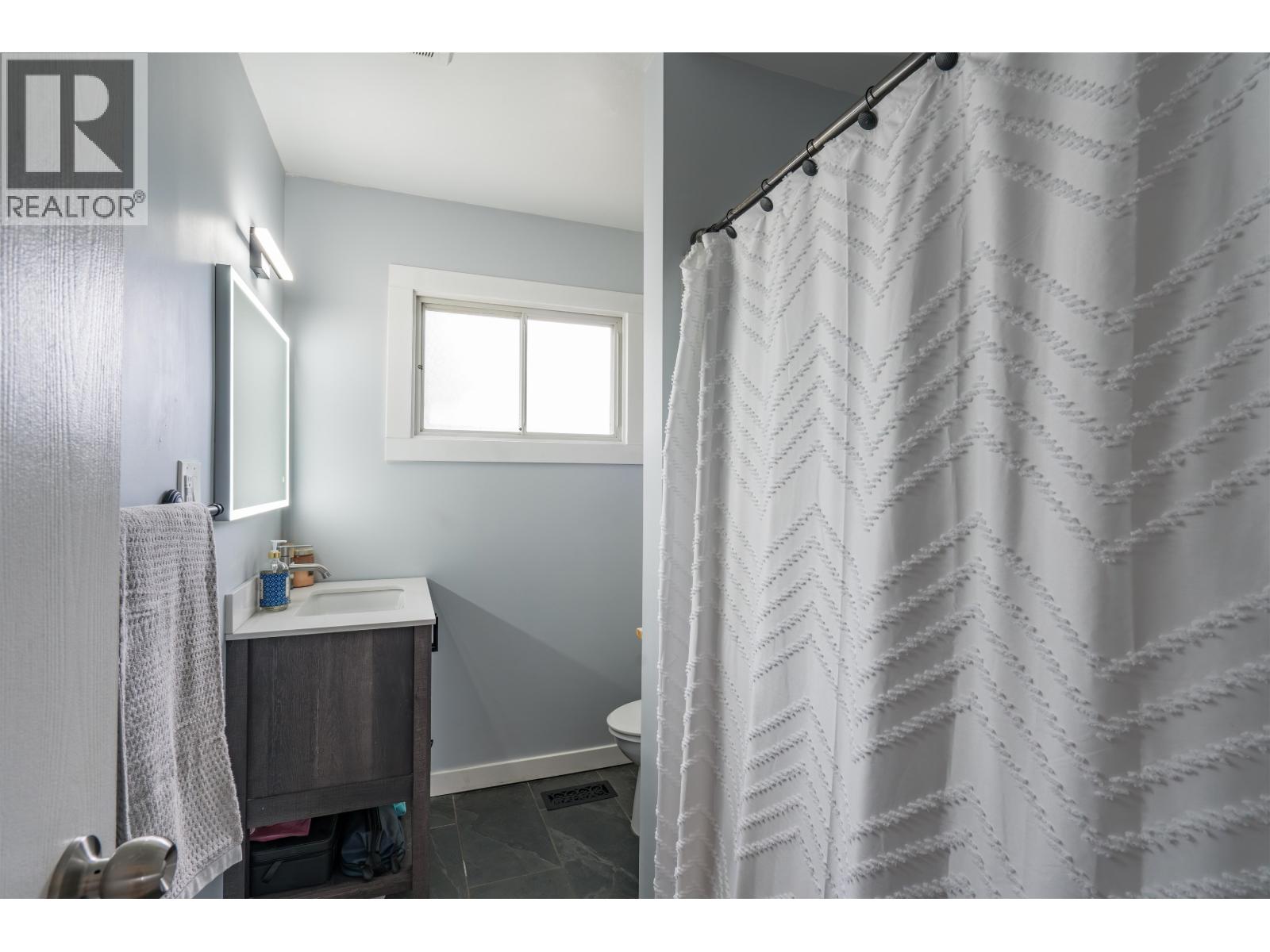 894 IRWIN STREET - 20