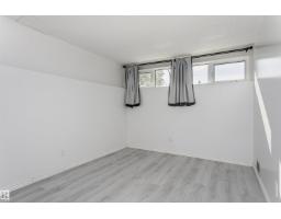 7204 92b Av Nw, Edmonton, AB T6B0W2 Photo 33